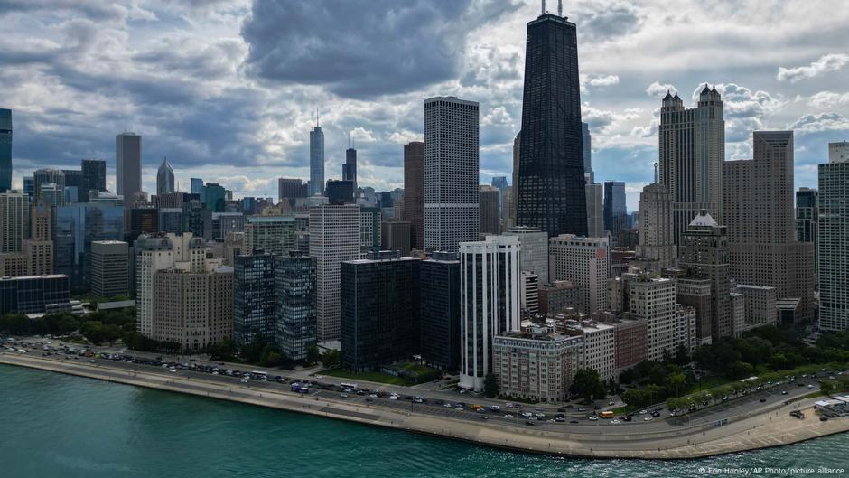 US: Trump sending more ICE resources to Chicago – DW – 08/31/2025