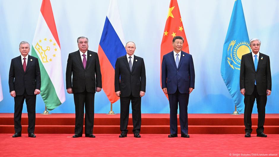 Putin i Si u centru zbivanja u Tjenđinu