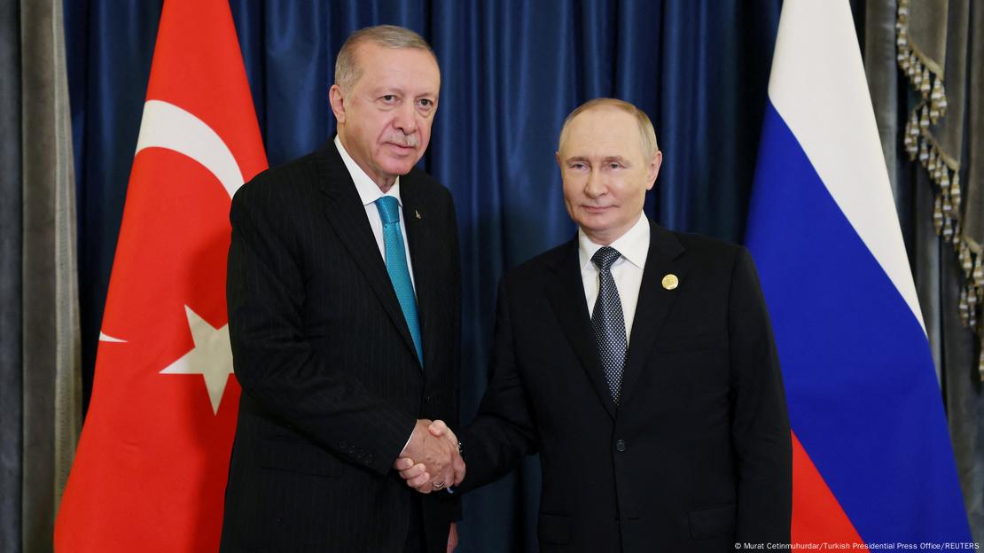 Erdogan dhe Putin shtrëngojnë duart para kamerave