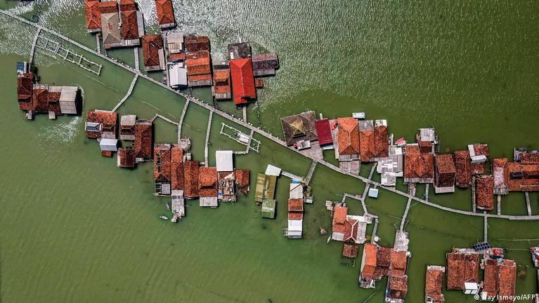 How can Indonesia prevent Java from sinking into the sea?