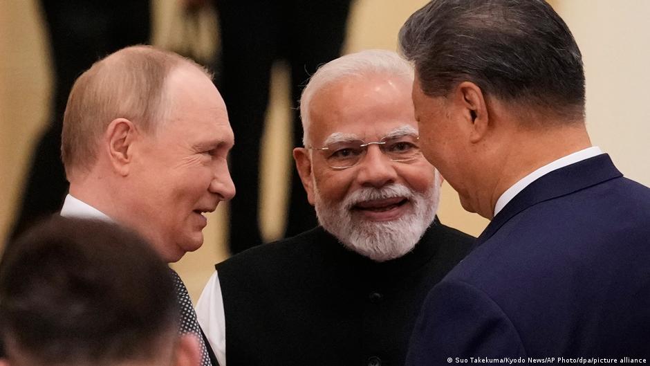 Putin, Modi i kineski predsednik Si Đinping u kineskom Tjencinu u septembru 2025.