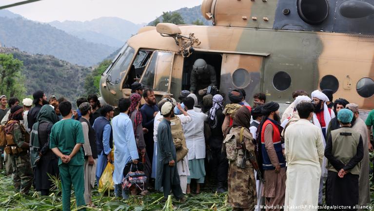 Comienza rescate masivo en Afganistán tras devastador sismo – DW –  01/09/2025