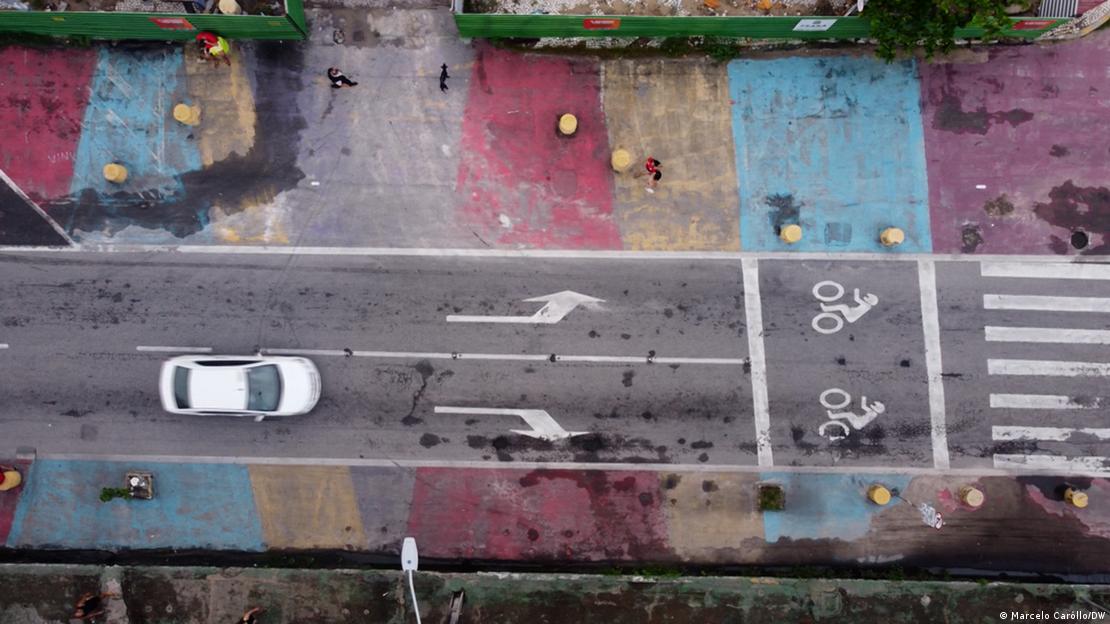 Vista aérea de rua em Fortaleza
