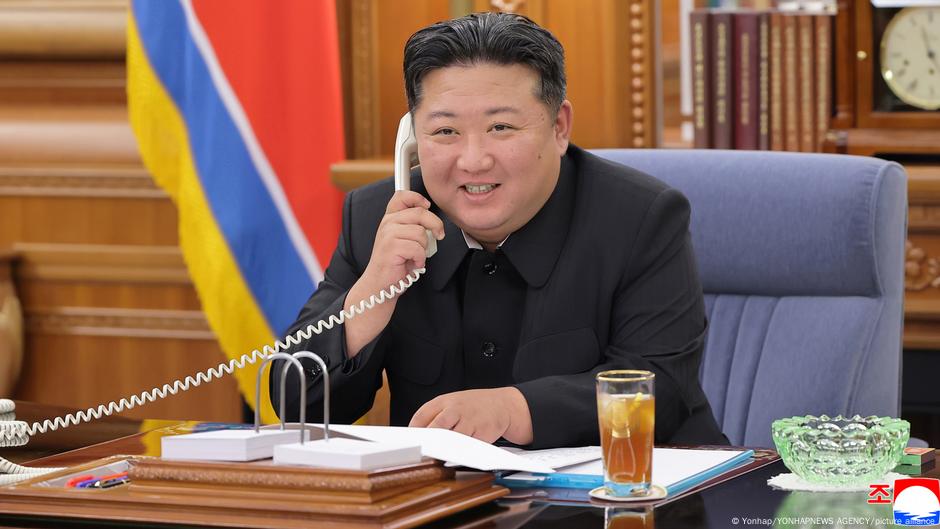 Severnokorejski lider Kim Džong Un (41) tokom telefonskog razgovora s ruskim predsednikom Putinom 12. avgusta 2025. godine