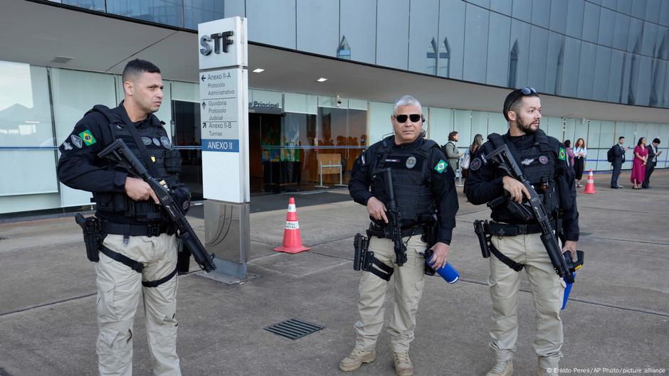 Brazil: Supreme Court mulls verdict over Bolsonaro coup plot DW 09/02/2025