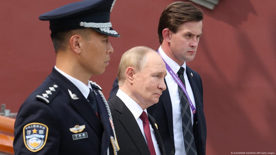 Путин по време на военния парад в Пекин, посветен на 80-годишнината от края на Втората световна война