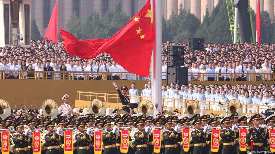 Chiny chcą wyprzedzić USA. „Takie parady należą do sposobów”