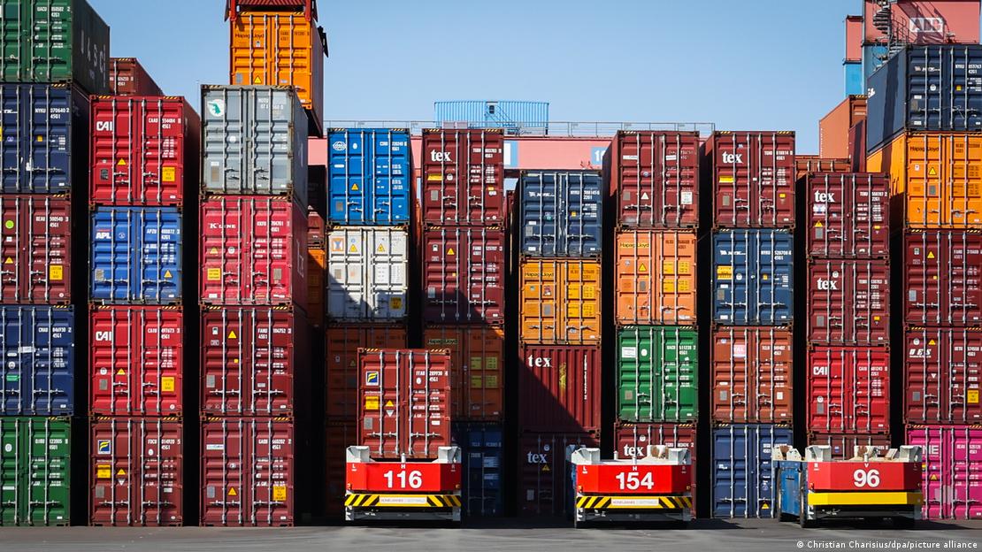 Εμπορευματοκιβώτια στο λιμάνι του Αμβούργου