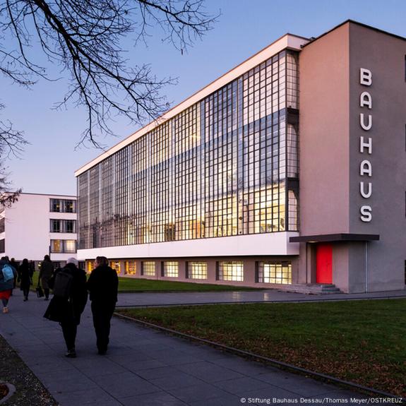 額装済/schriftzug am bauhaus dessau/バウハウス 額装済/schriftzug am bauhaus dessau/バウハウス 額装済