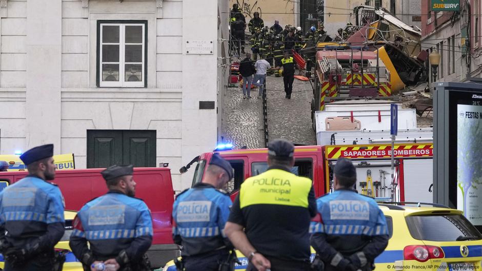 Portugal: At least 15 dead in Lisbon funicular accident  DW  09/03/2025