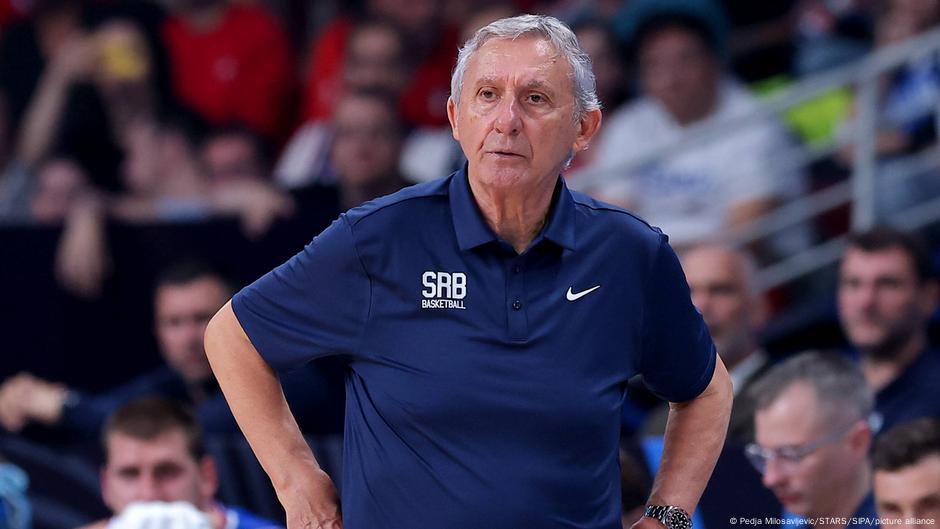 Pred selektorom Svetislavom Pešićem je (kao i obično) težak zadatak