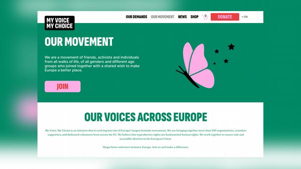 Con un fondo verde, una mariposa color rosa vuela hacia el lema de la campaña "Mi voz. Mi decisión". Imagen de la presentación de la campaña en la web.