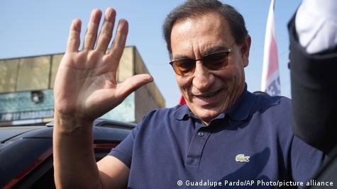 Peru Lima 2025 | Ex-Präsident Martín Vizcarra verlässt das Gefängnis nach Gerichtsbeschluss