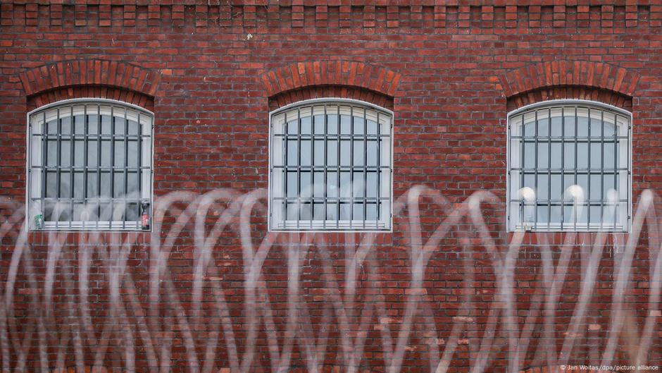 Germany news: SPD criticizes migration reform plan DW 10/12/2025