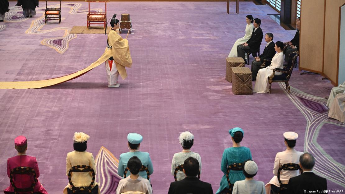 La ceremonia 'Kakan no Gi' fue presidida por el emperador Naruhito y su esposa, la emperatriz Masako. La ceremonia 'Kakan no Gi' fue presidida por el emperador Naruhito y su esposa, la emperatriz Masako.
