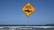 Australien Sydney 2025 | Ein Schild mit dem Abbild eines Hais und der Warnung: "Hai gesichtet" (06.09.2025) Australien Sydney 2025 | Ein Schild mit dem Abbild eines Hais und der Warnung: "Hai gesichtet" (06.09.2025)
