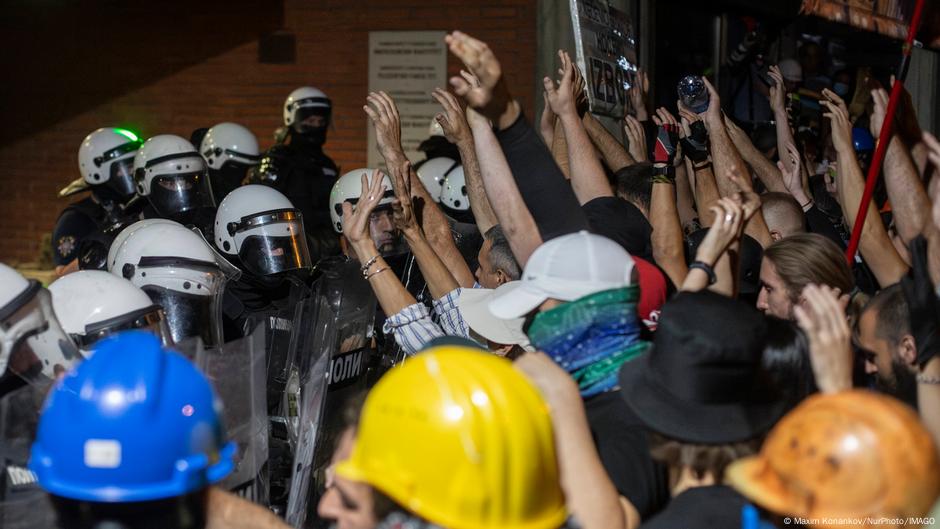 Escalation in Serbia: President Vucic moves to crush dissent  DW  09/09/2025
