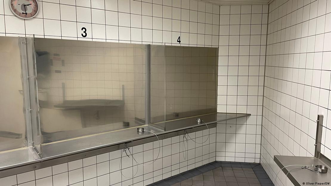 Комната, где наркозависимые подконтрольно могут принимать наркотики 