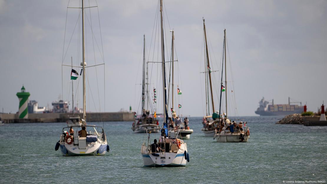 Aktivistë pro-palestinezë marrin pjesë në "Flotilla Globale Sumud"