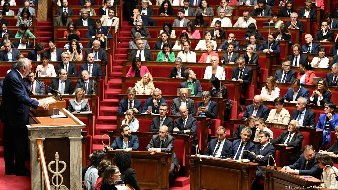 François Bayrou fala à Assembleia Nacional da França François Bayrou fala à Assembleia Nacional da França