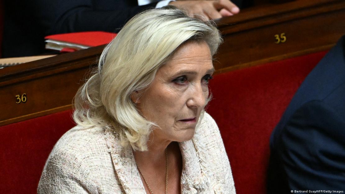 Olası bir erken seçimden en çok aşırı sağcı Ulusal Birlik lideri Marine Le Pen'in kazançlı çıkması bekleniyor.