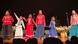 Un grupo de mujeres mexicanas canta sobre el escenario de Palacio de Bellas Artes. Un grupo de mujeres mexicanas canta sobre el escenario de Palacio de Bellas Artes.