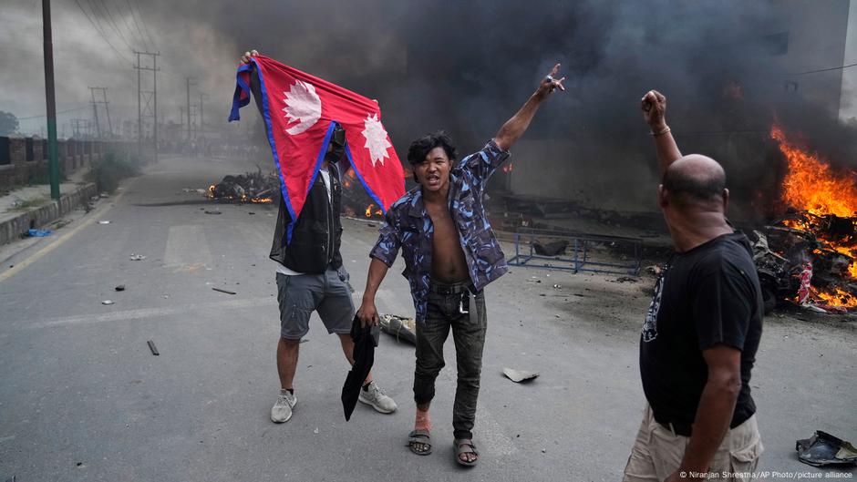 Nepal PM resigns as anti-corruption protests escalate – DW – 09/09/2025
