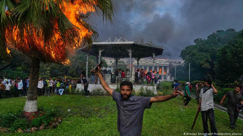 Nepal: Ex-energy minister arrested in money laundering case