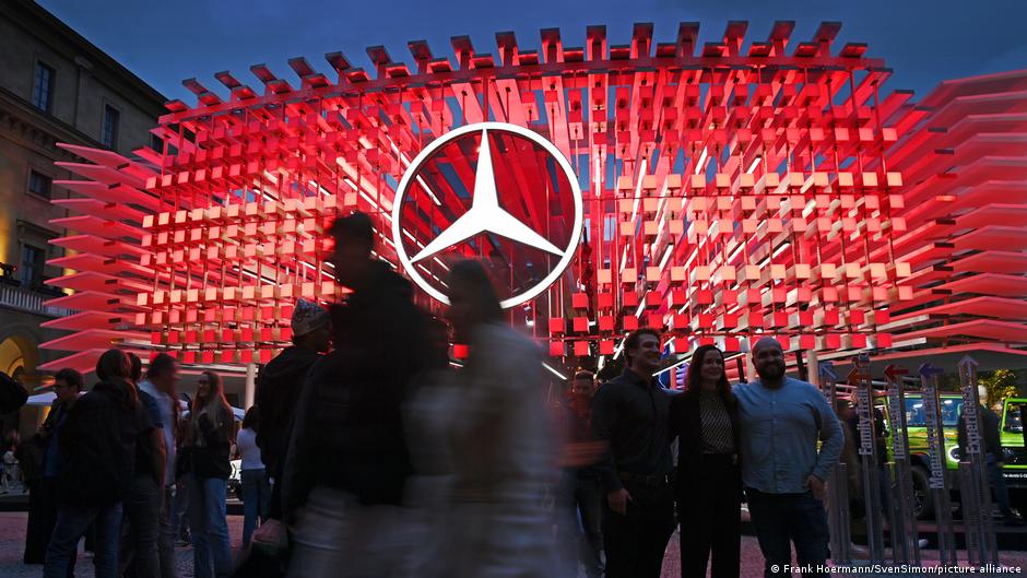 Alman otomobil endüstrisi büyük krizde

Sektör, 2009'dan bu yana en düşük kârını elde etti

Otomotivin küresel çapta derin bir kriz içinde olduğunu belirten uzmanlara göre, en ağır darbeyi alanlar Alman şirketleri