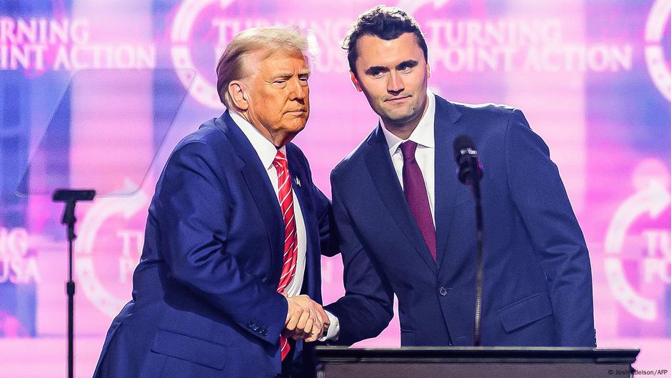 Donald Tramp i Čarli Kirk, fotografija iz decembra 2024.