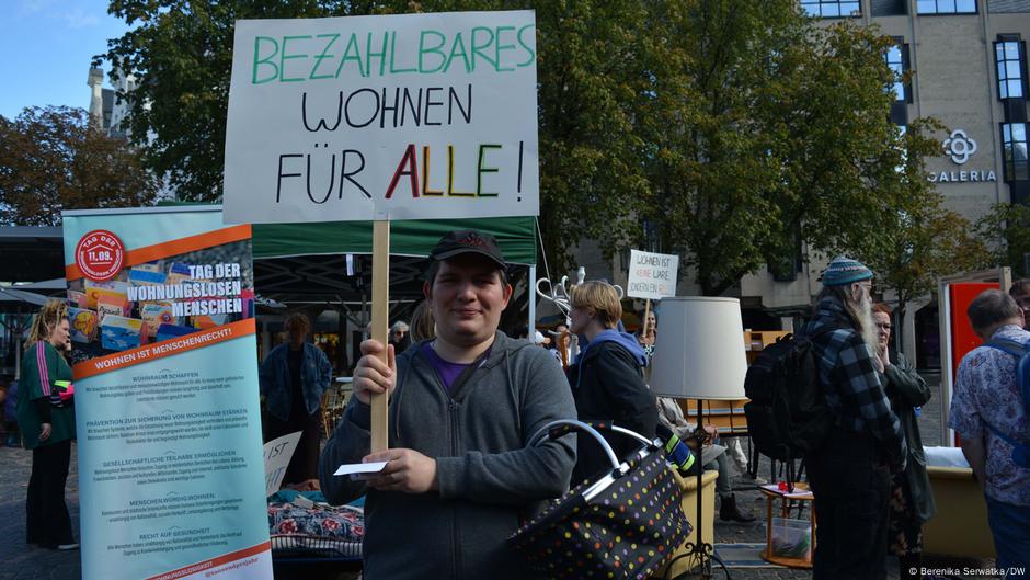 Bezdomność w Niemczech: salon pod gołym niebem w Bonn