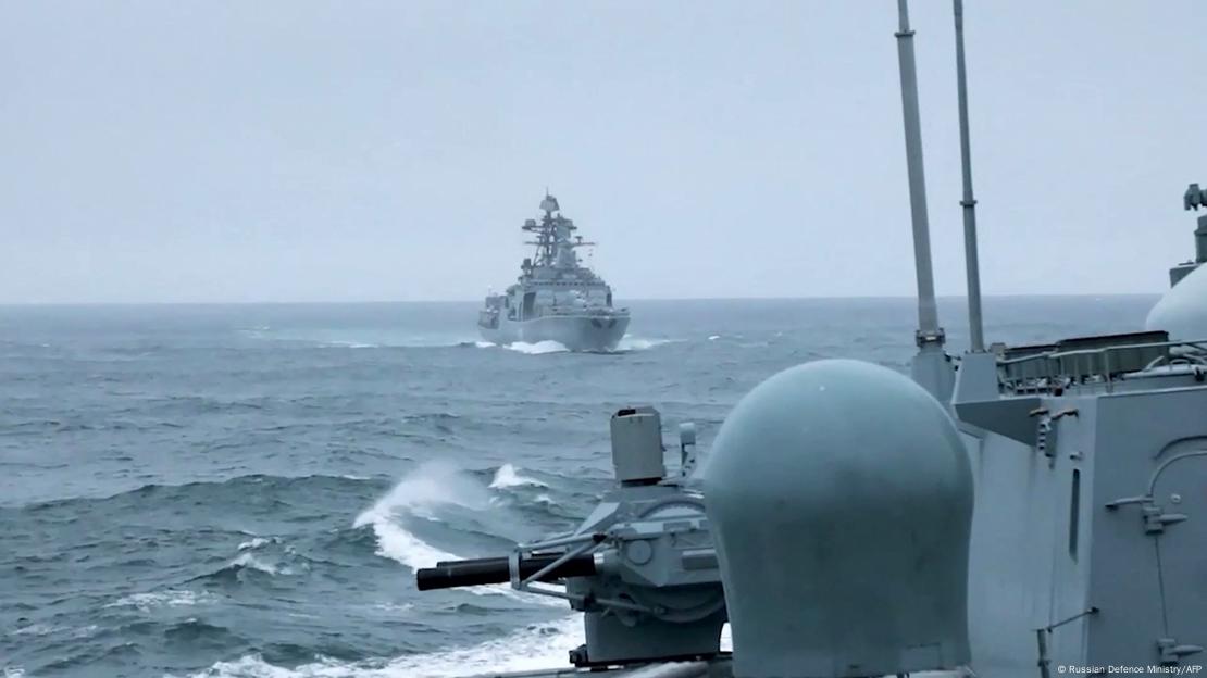Navios militares russos