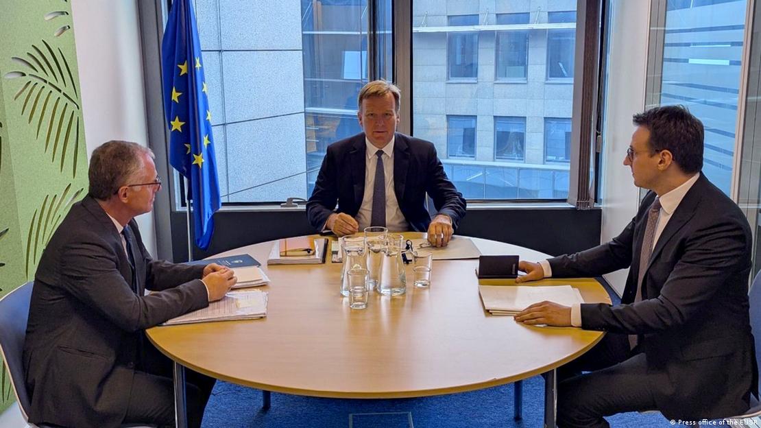 Peter Sorensen takohet në Bruksel me Besnik Bislimin dhe kryenegociatorin serb, Petkoviq 