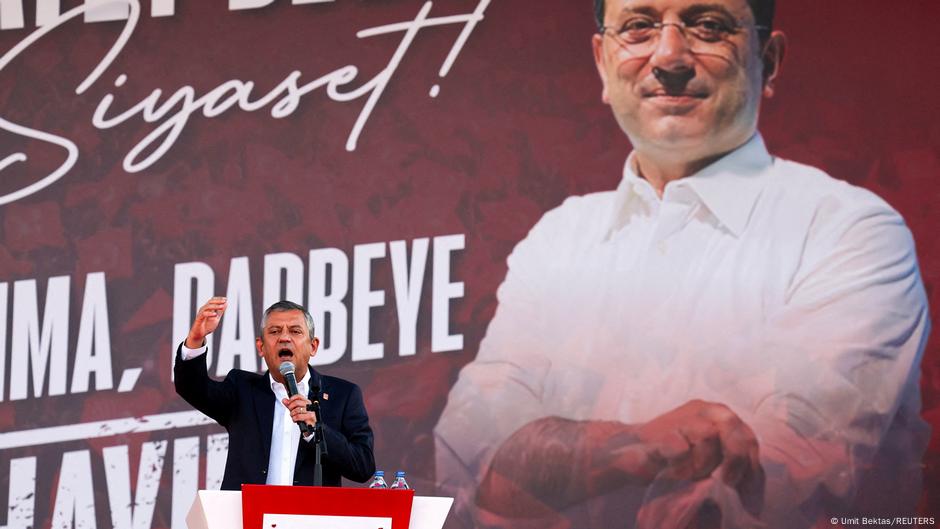 T-rkischer-Oppositionschef-bleibt-vorerst-im-Amt
