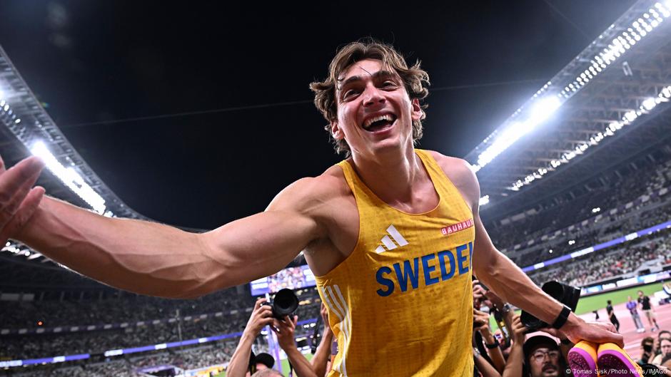 Armand-Duplantis-Mit-n-chster-Weltrekord-Show-zum-Titel-Hattrick