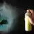 Symbolbild | Globus und Spraydose