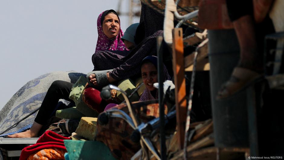 Middle East updates: Aid groups urge global action over Gaza  DW  09/17/2025