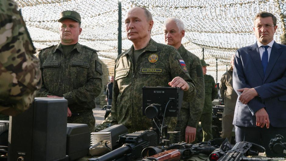 Putin posmatra manevere Zapad 2025. kod Nižnjeg Novogorada 16.09.2025.