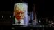 Entre las imágenes proyectadas en una torre del castillo de Windsor estuvo la foto policial tomada a Donald Trump durante uno de sus procesos judiciales y retratos de Jeffrey Epstein, fallecido en prisión en 2019 antes de su juicio por explotación sexual. (16.09.2025) Entre las imágenes proyectadas en una torre del castillo de Windsor estuvo la foto policial tomada a Donald Trump durante uno de sus procesos judiciales y retratos de Jeffrey Epstein, fallecido en prisión en 2019 antes de su juicio por explotación sexual. (16.09.2025)