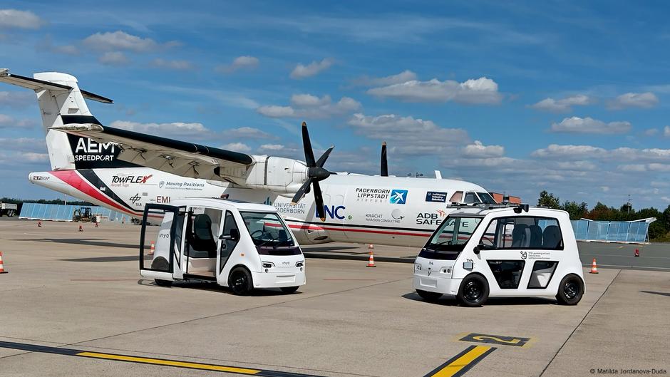 Germany's bid to lead in autonomous driving faces roadblocks  DW  09/22/2025