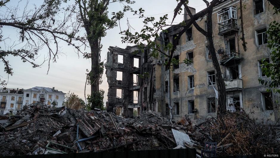 Ukraine: Children ordered to evacuate from frontline city DW 10/09/2025