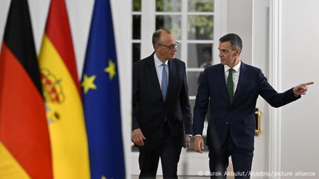 Es ist das erste Mal, dass Bundeskanzler Friedrich Merz den spanischen Ministerpräsidenten Pedro Sánchez in Madrid trifft.