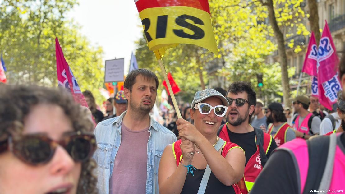 Carine Torset, de la industria de los videojuegos, durante una manifestación en París.