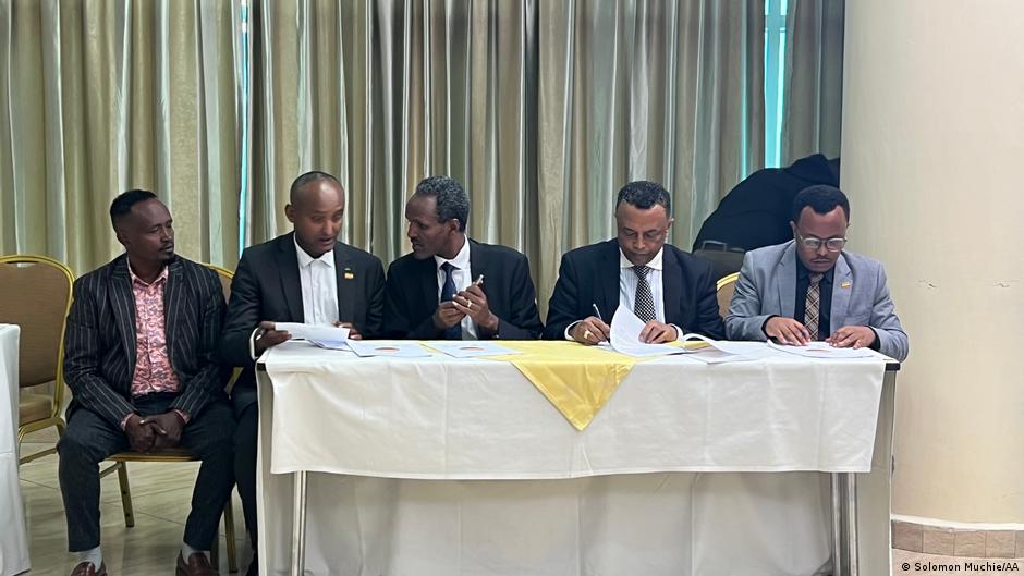 "ትብብር ለኢትዮጵያ አንድነት" የተባለ የአምስት የፖለቲካ ድርጅቶች ቅንጅት በይፋ ተመሠረተ "ትብብር ለኢትዮጵያ አንድነት" የተባለ የአምስት የፖለቲካ ድርጅቶች ቅንጅት በይፋ ተመሠረተ