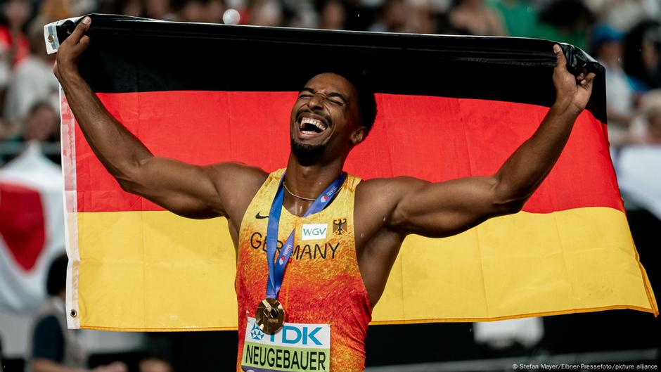 Leo Neugebauer surprises himself with decathlon gold  DW  09/22/2025