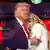 US-Präsident Donald Trump umarmt Erika Kirk bei Gedenkfeier für Charlie Kirk in Glendale