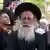 Eine Gruppe von Chassiden in Uman feiert das jüdische Neujahrsfest Rosch ha-Schana