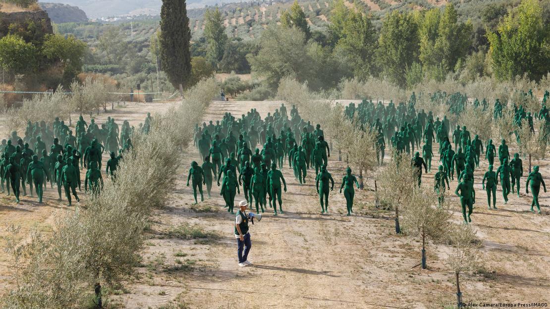 El fotógrafo estadounidense hizo su primera instalación artística en Andalucía, España. El fotógrafo estadounidense hizo su primera instalación artística en Andalucía, España.