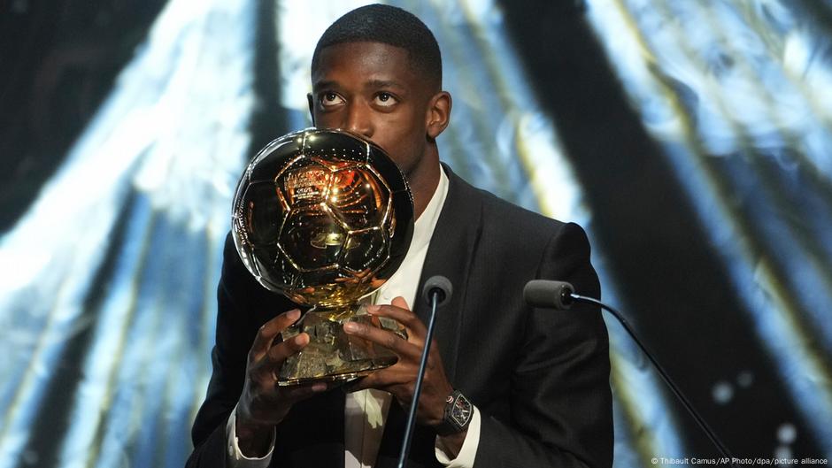 فوز ديمبلي بالكرة الذهبية وأيتانا بونماتي كأفضل لاعبة