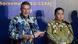 El comisario europeo de Comercio, que llevaba una camisa batik, prenda tradicional indonesia, lee su discurso junto al ministro de Asuntos Económicos de Indonesia, Airlangga Hartato, que le escucha atentamente (en la imagen, con los ojos cerrados incluso). El comisario europeo de Comercio, que llevaba una camisa batik, prenda tradicional indonesia, lee su discurso junto al ministro de Asuntos Económicos de Indonesia, Airlangga Hartato, que le escucha atentamente (en la imagen, con los ojos cerrados incluso).